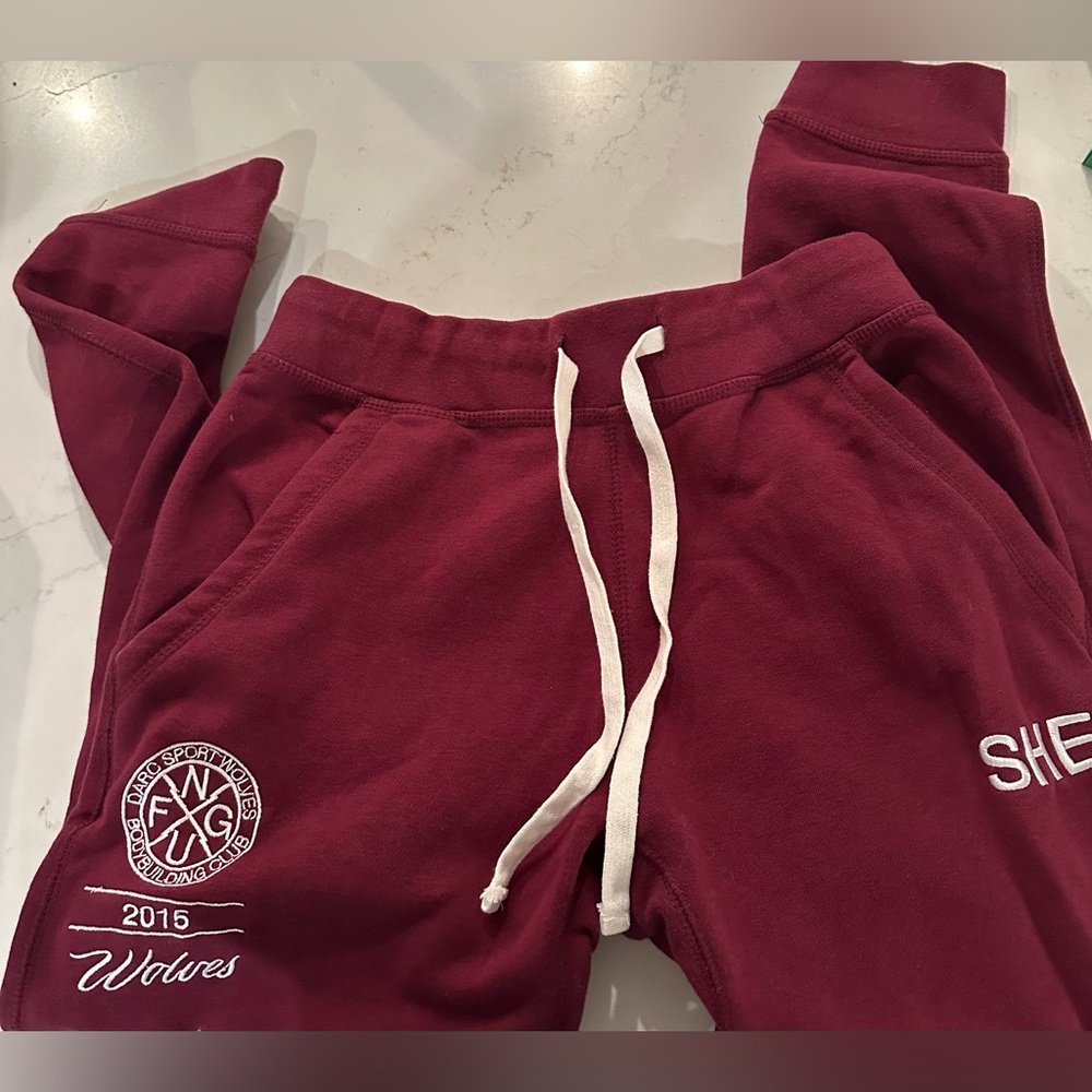 Darcsport maroon joggers size S